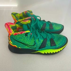 Nike Kyrie Irving Basketball shoes size 7.5